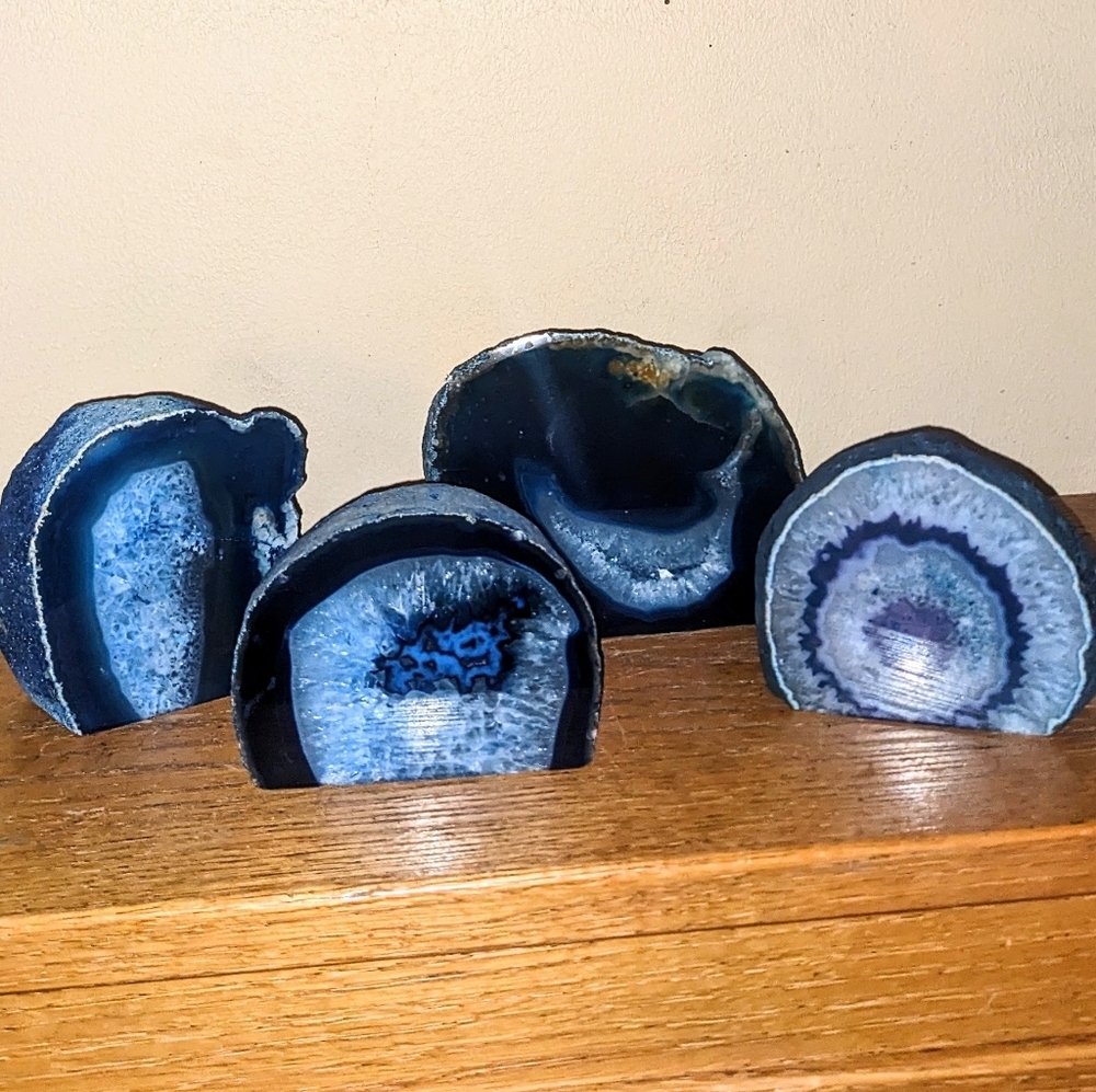 Set Of 4 Blue Agate Geode Sections - Picture 2 of 6